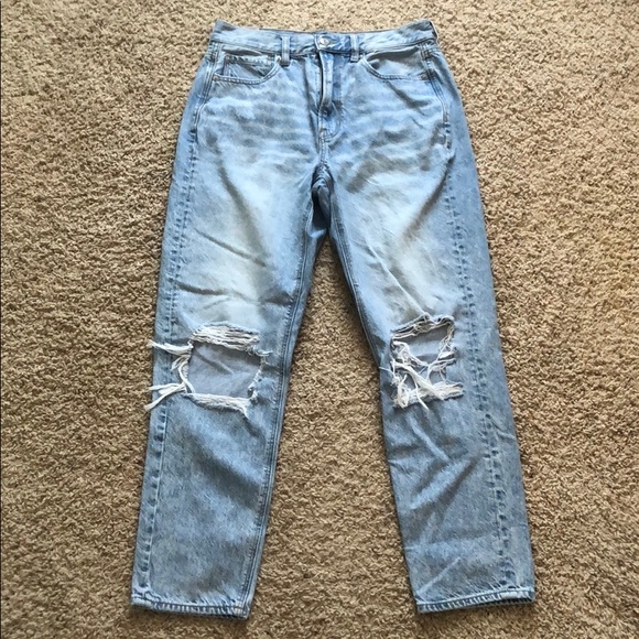 American Eagle Outfitters Denim - American eagle mom jeans size 6